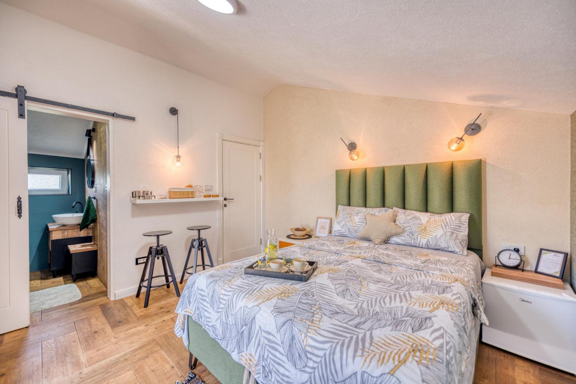Miro Guesthouse Тиват Стая снимка