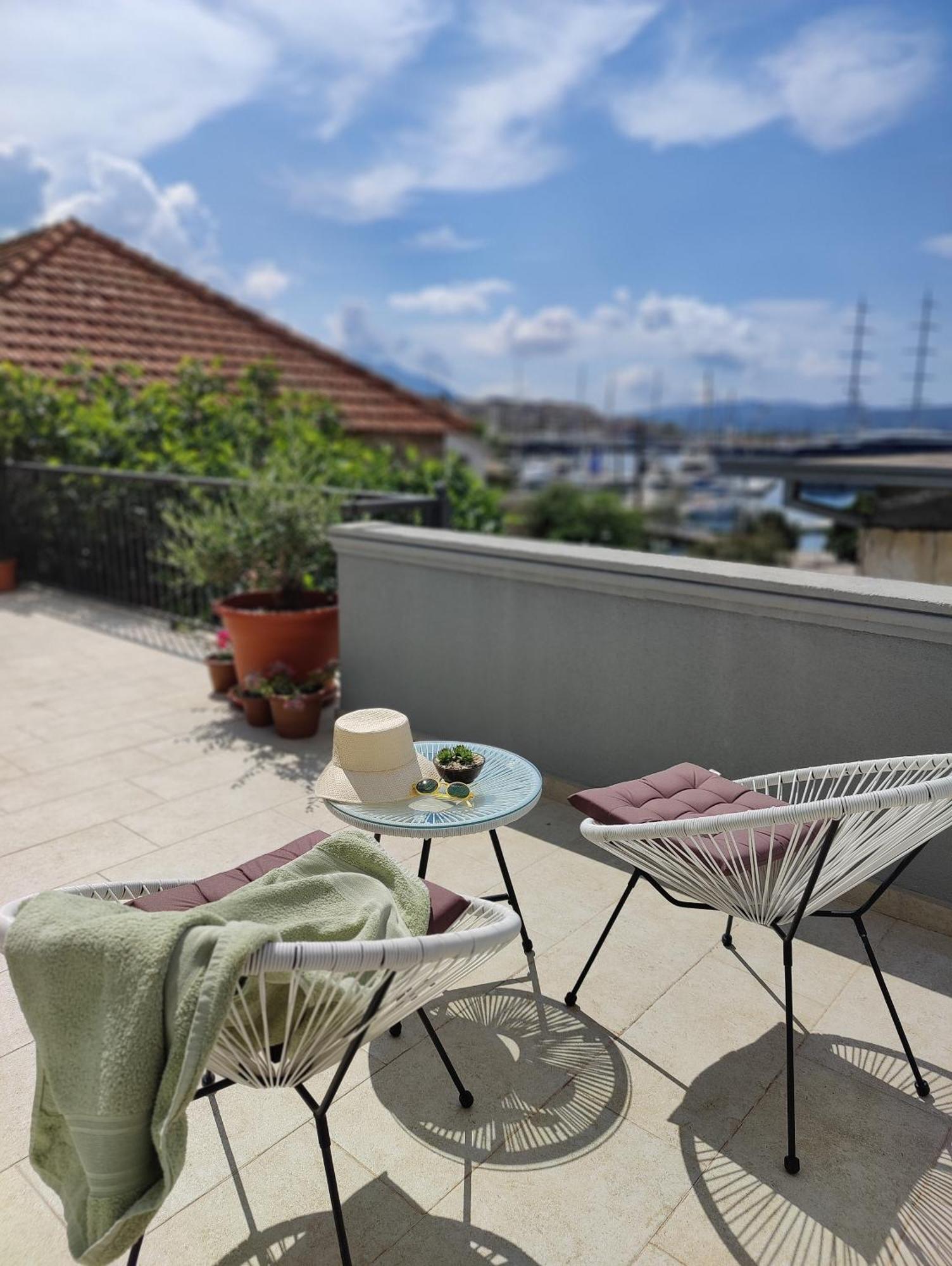 Miro Guesthouse Тиват Екстериор снимка