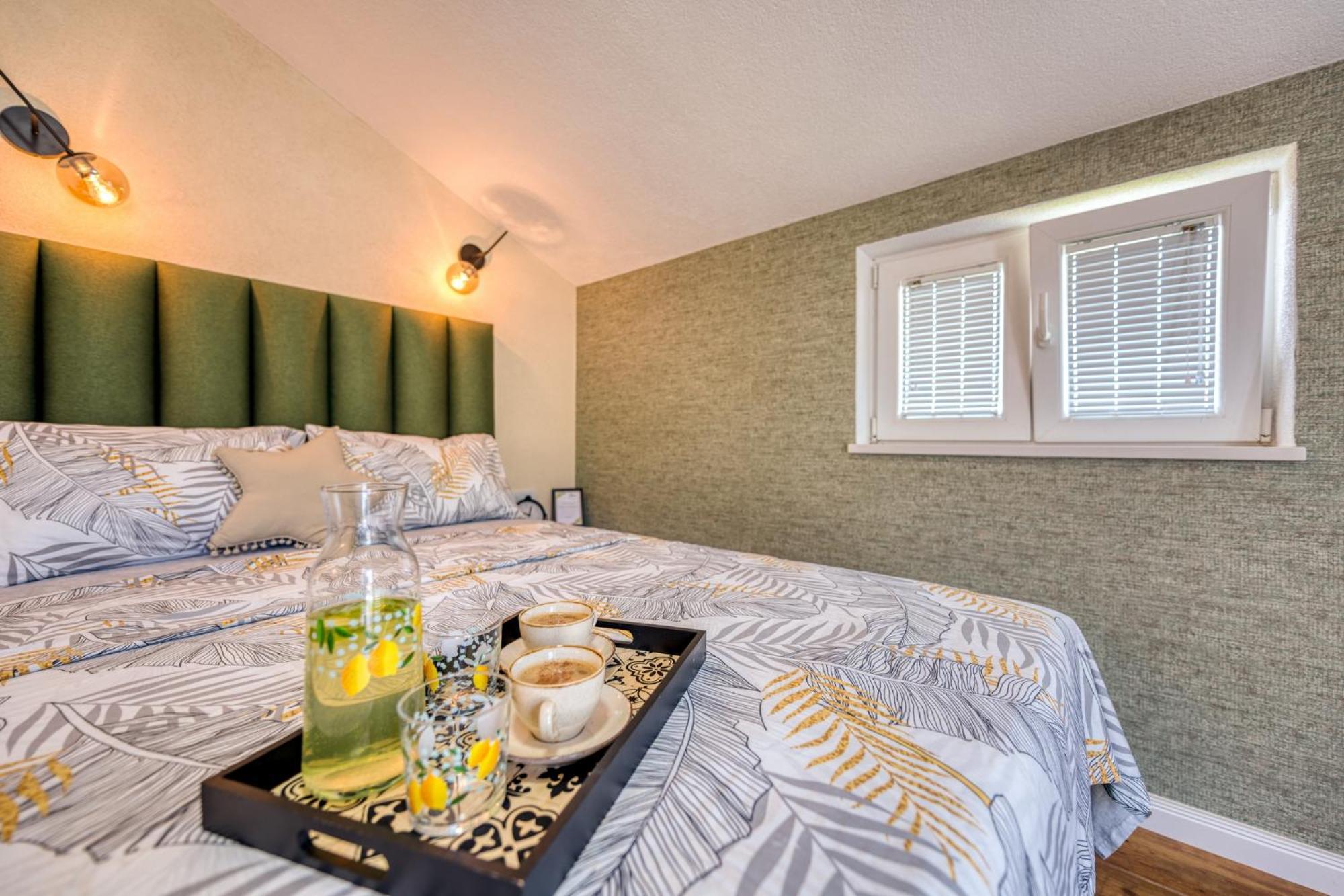 Miro Guesthouse Тиват Стая снимка