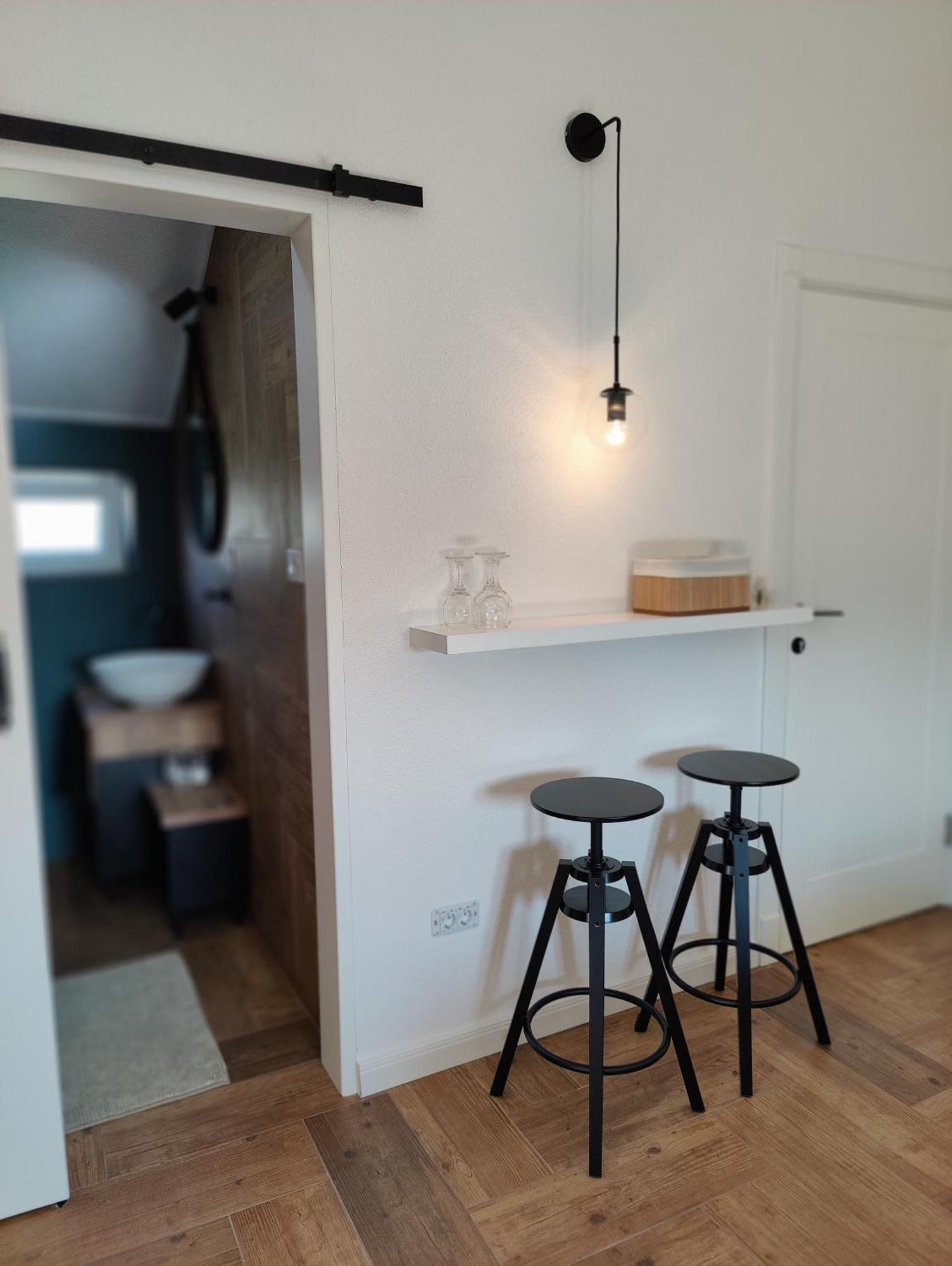 Miro Guesthouse Тиват Екстериор снимка