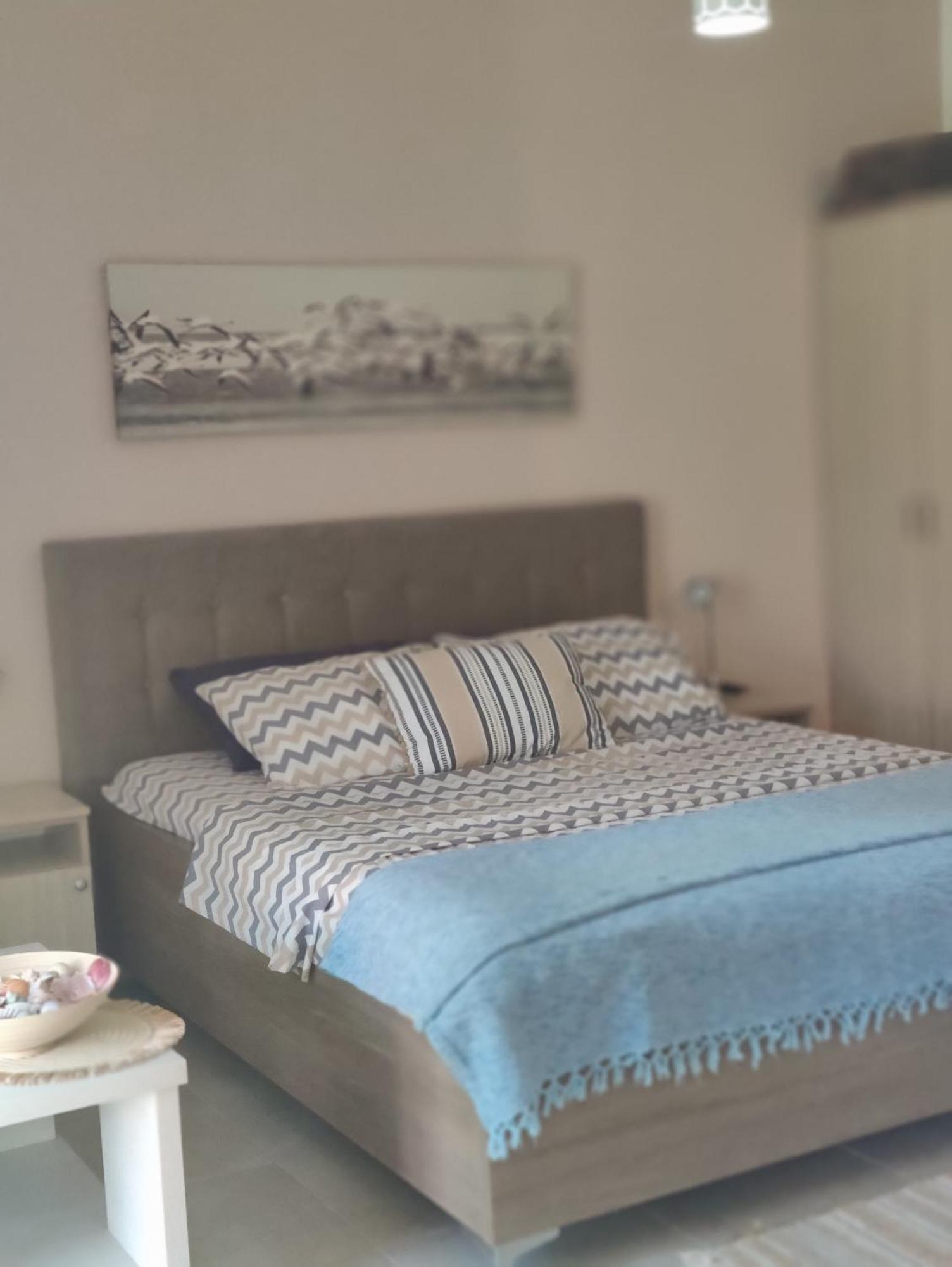 Miro Guesthouse Тиват Екстериор снимка