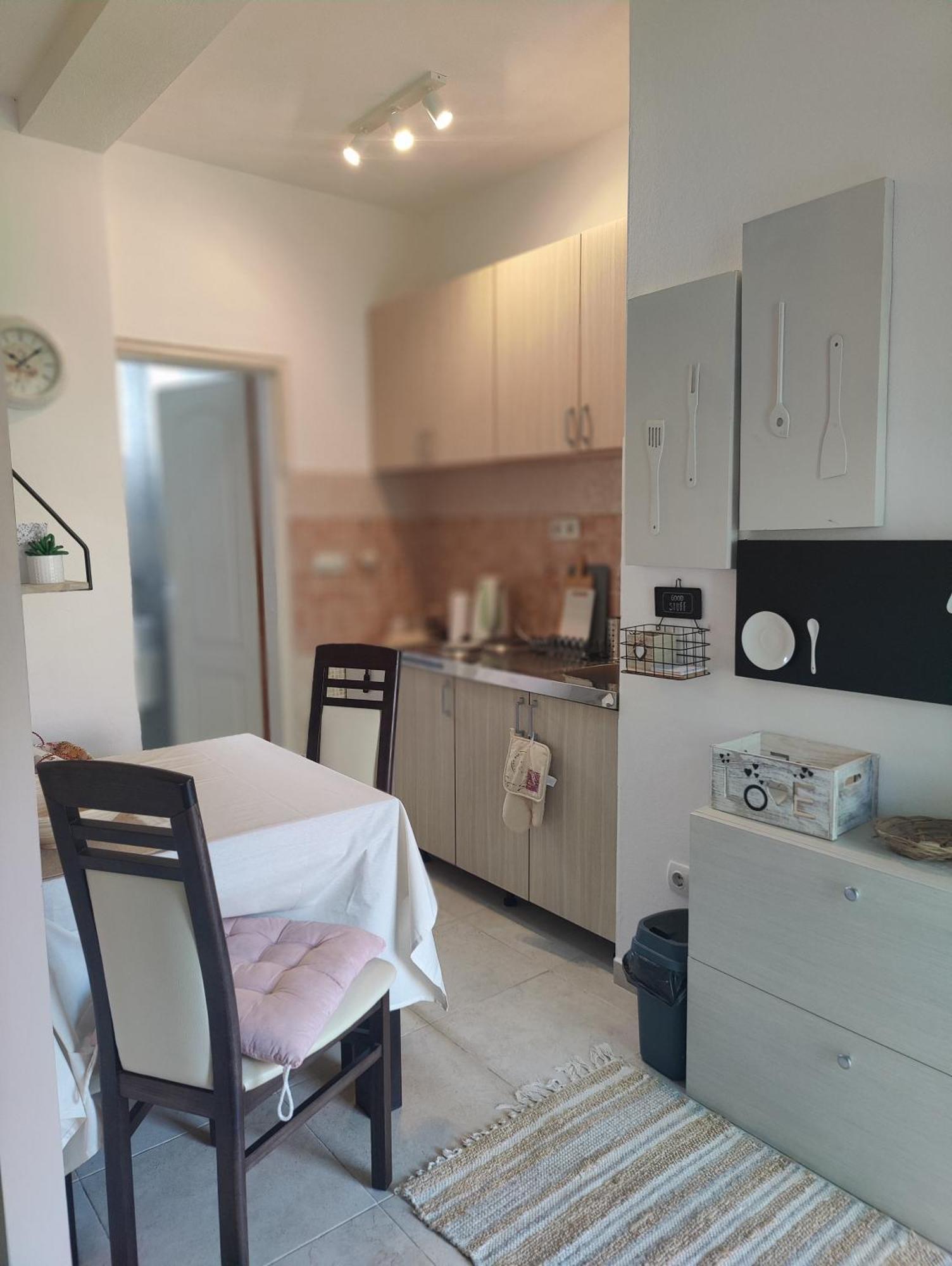 Miro Guesthouse Тиват Екстериор снимка