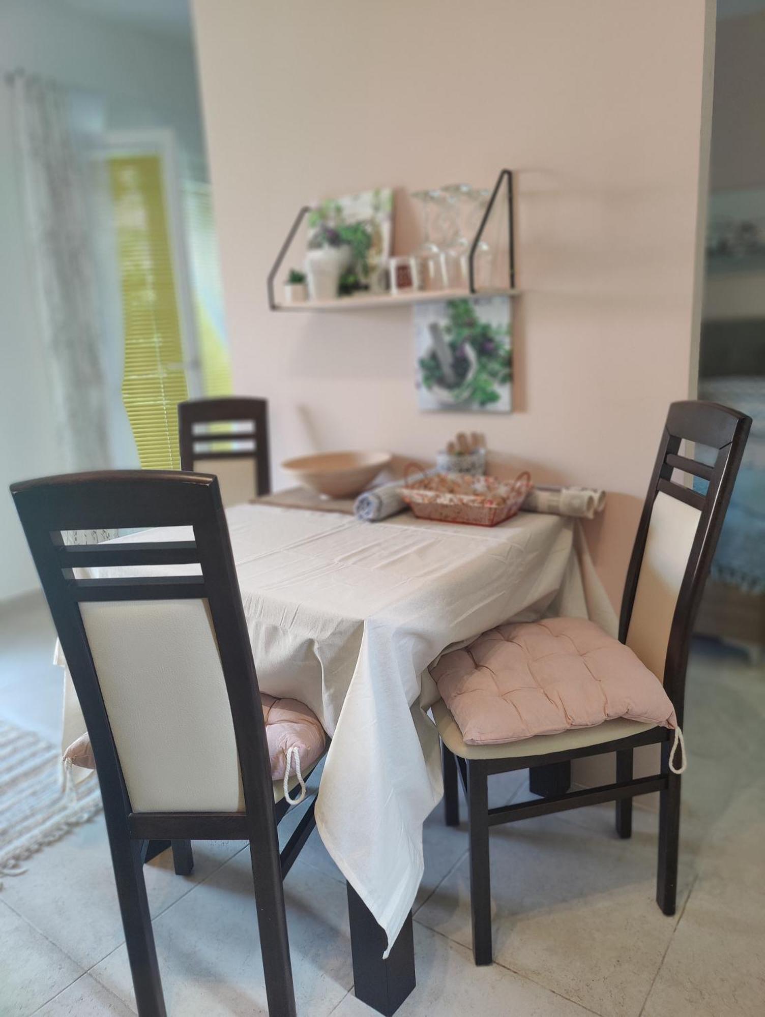 Miro Guesthouse Тиват Екстериор снимка